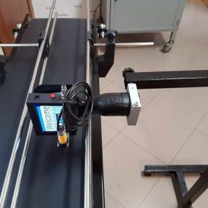 جت پرینتر B12 روی نوار نقاله